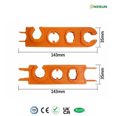 Päikesepaistelised kaksikud päikesepaneeli lahti keeramiseks